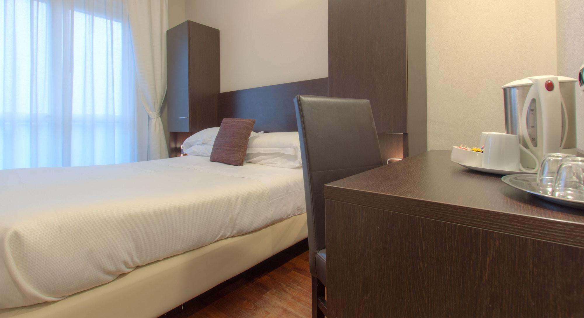 Hotel Kent Milano Marittima Exterior foto