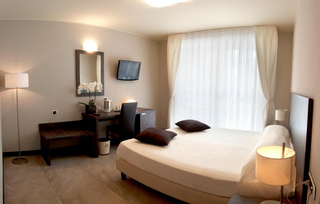 Hotel Kent Milano Marittima Exterior foto